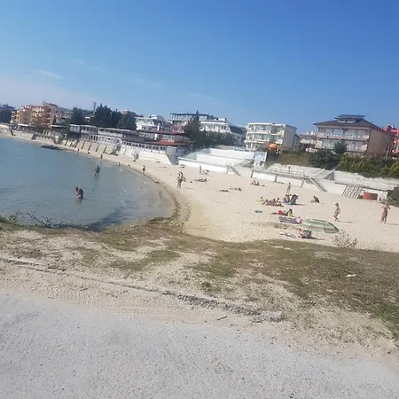 Merybeach ゲストハウス